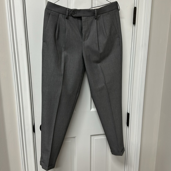 Express Dress Pants Grey Pleated & Cuffed Photographer Fit - Picture 1 of 7